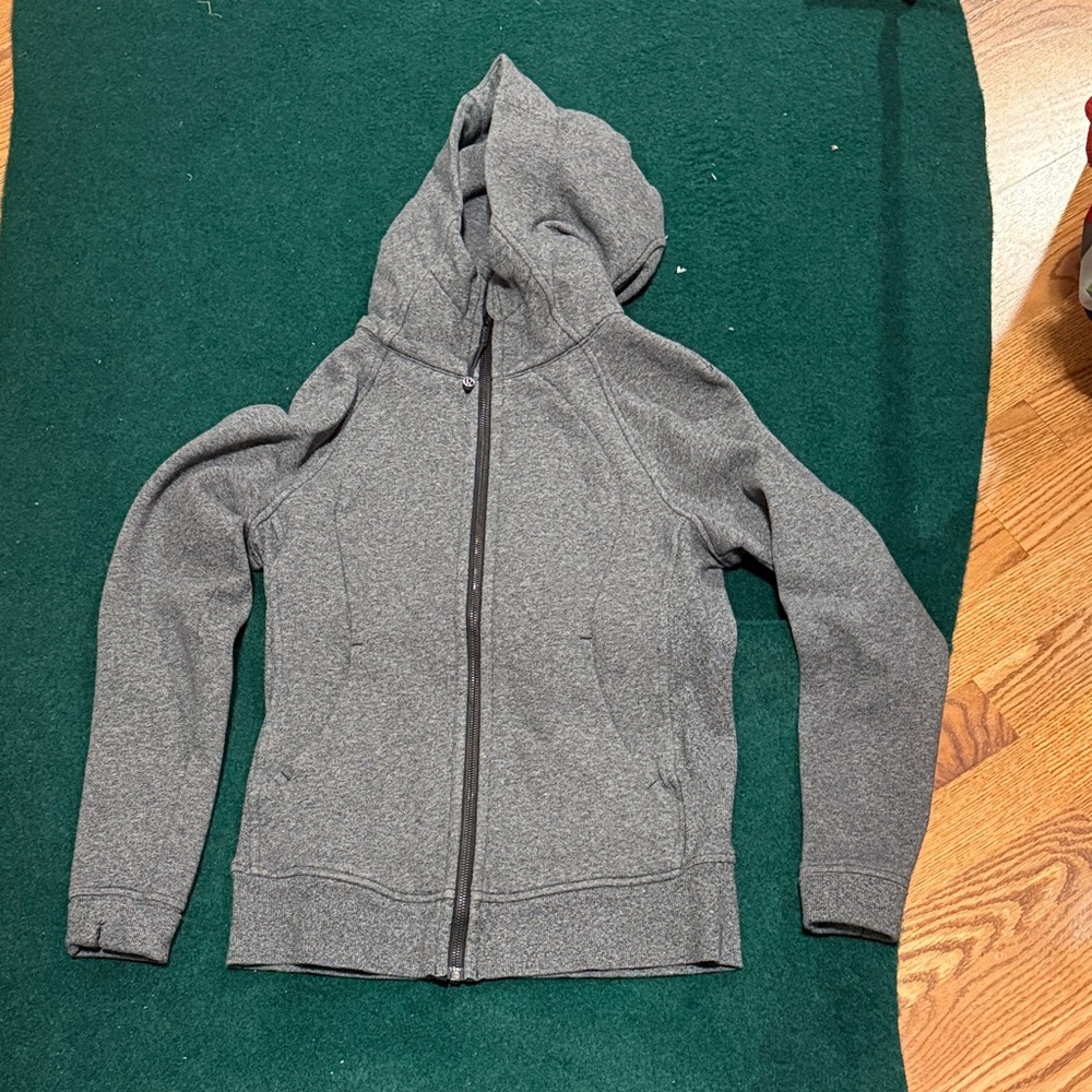 Lululemon sweatshirt